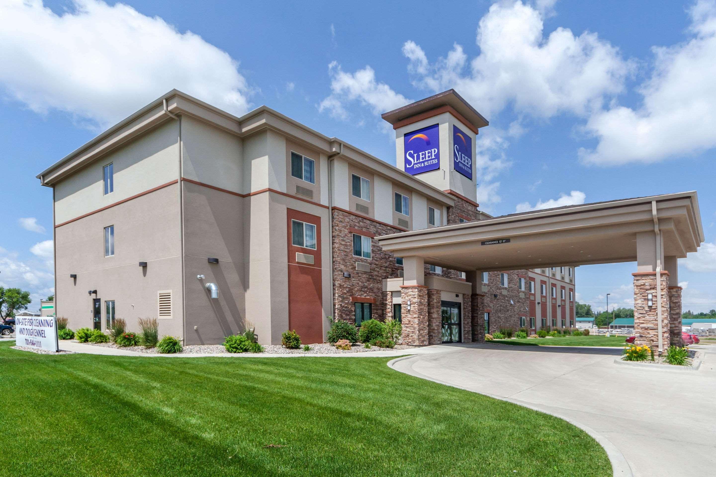 Sleep Inn & Suites Devils Lake Exteriör bild