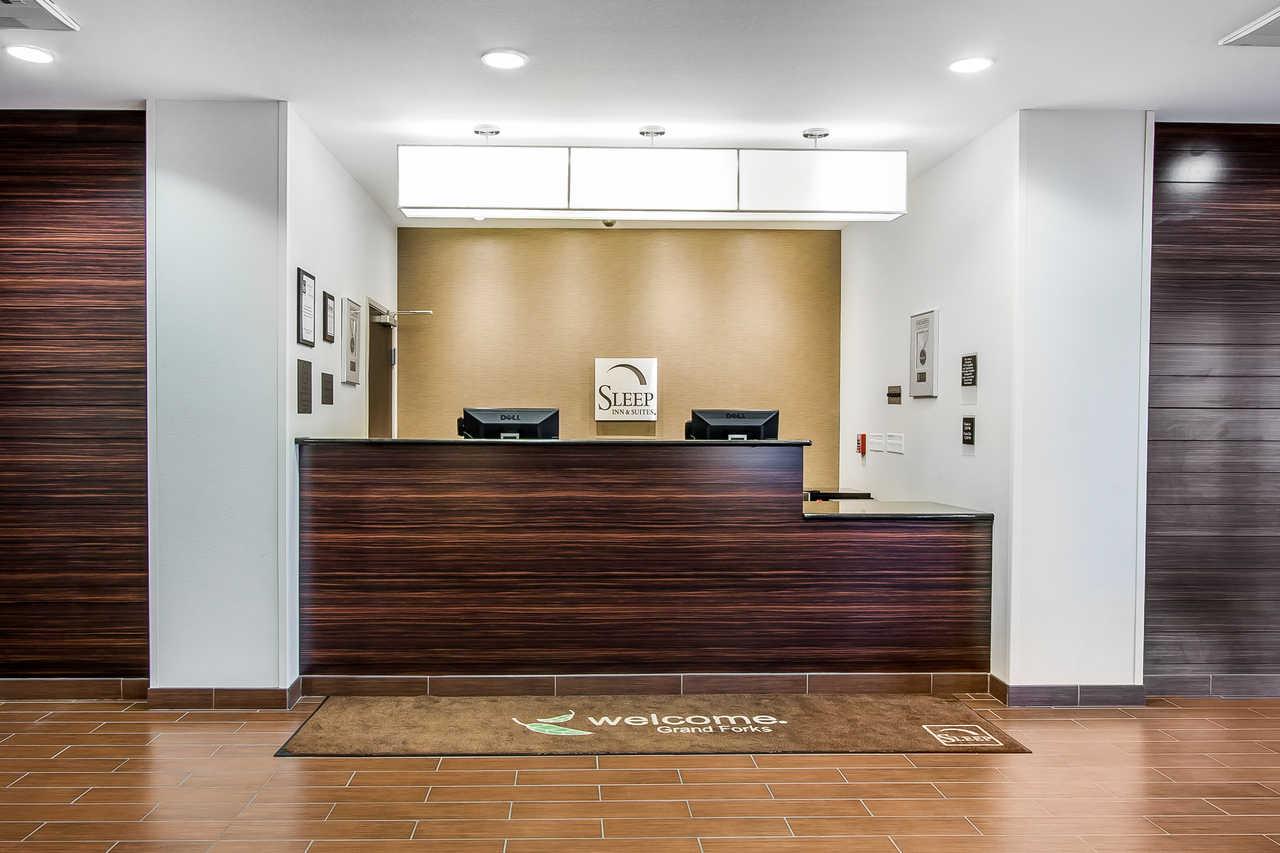Sleep Inn & Suites Devils Lake Exteriör bild