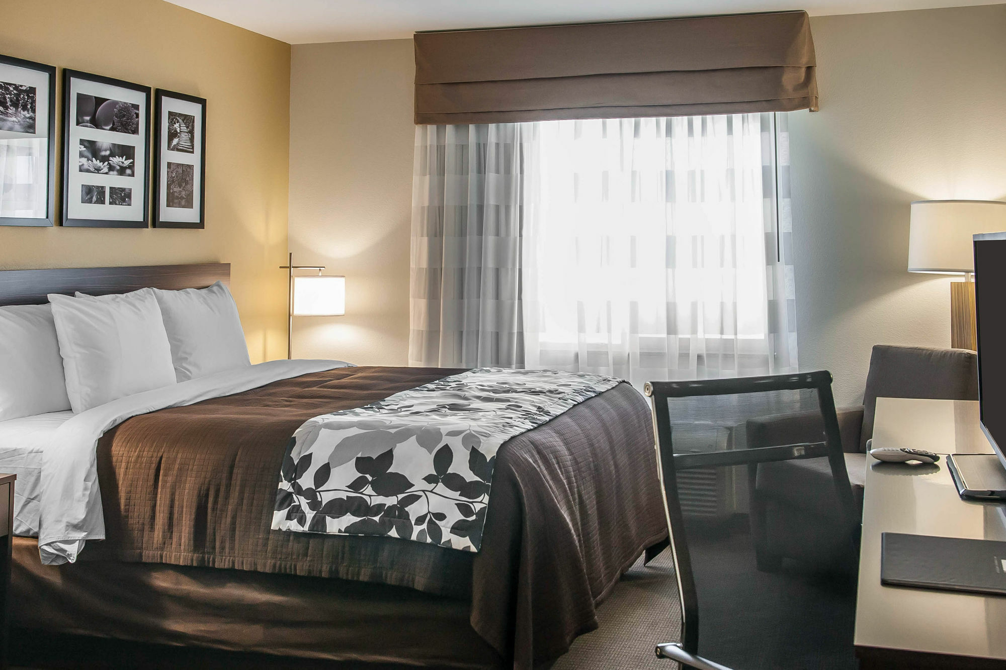 Sleep Inn & Suites Devils Lake Exteriör bild